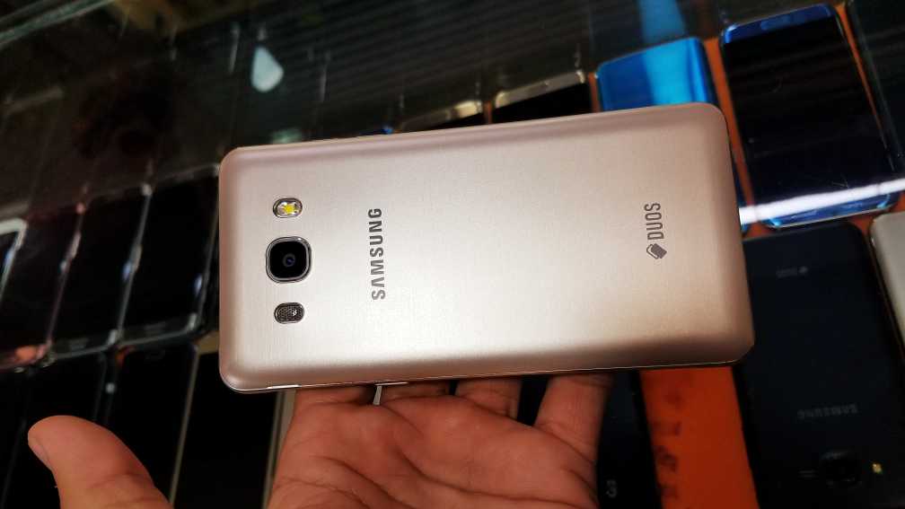 10/10 condition Samsung j.. in Peshawar, Khyber Pakhtunkhwa - Free Business Listing
