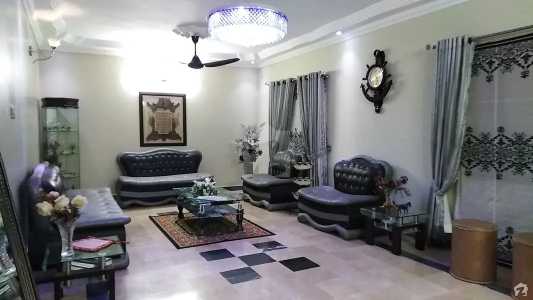 penthouse for Sale.. in W34F+M4 Gulshan-e-Iqbal, Karachi - Free Business Listing