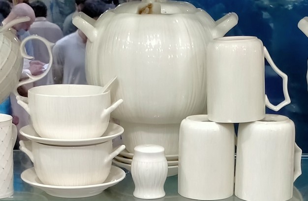 crockery  dinner set.. in Lahore, Punjab - Free Business Listing