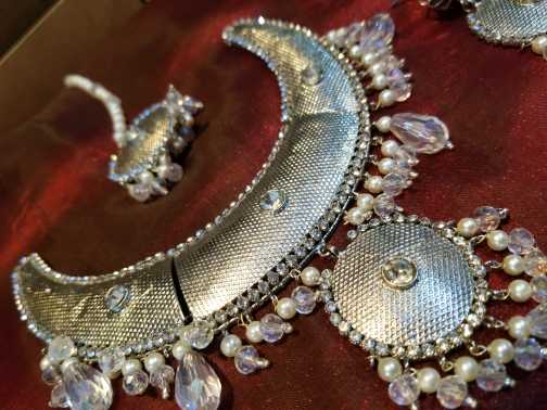 heavy jwellery set, golde.. in Rawalpindi, Punjab - Free Business Listing